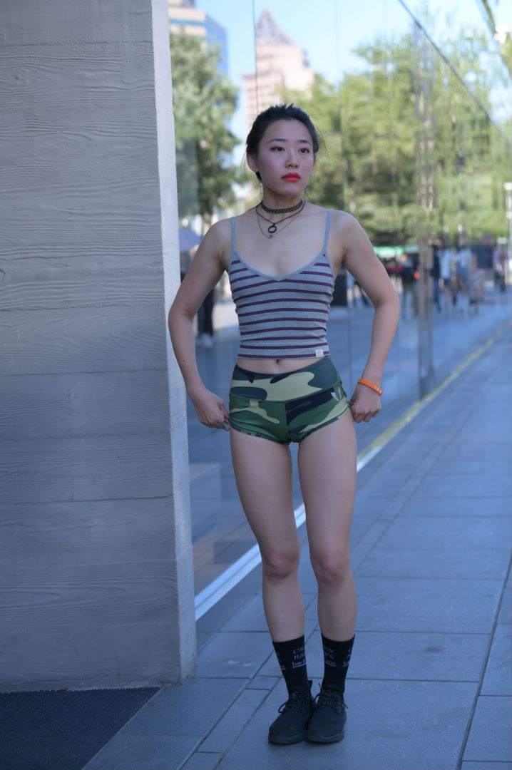 图片[2]-迷彩热裤-街拍图满多