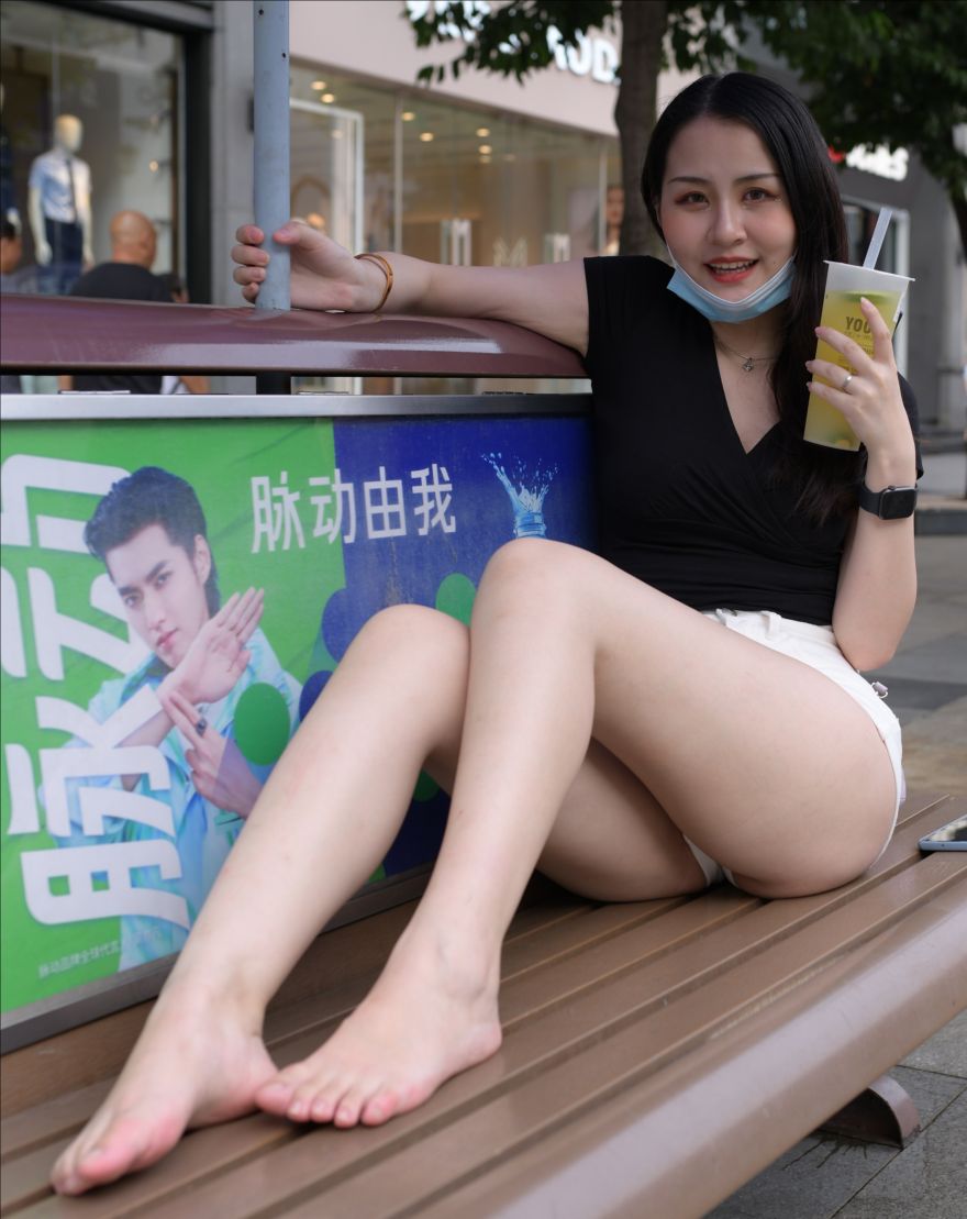 图片[6]-白色热裤-街拍图满多