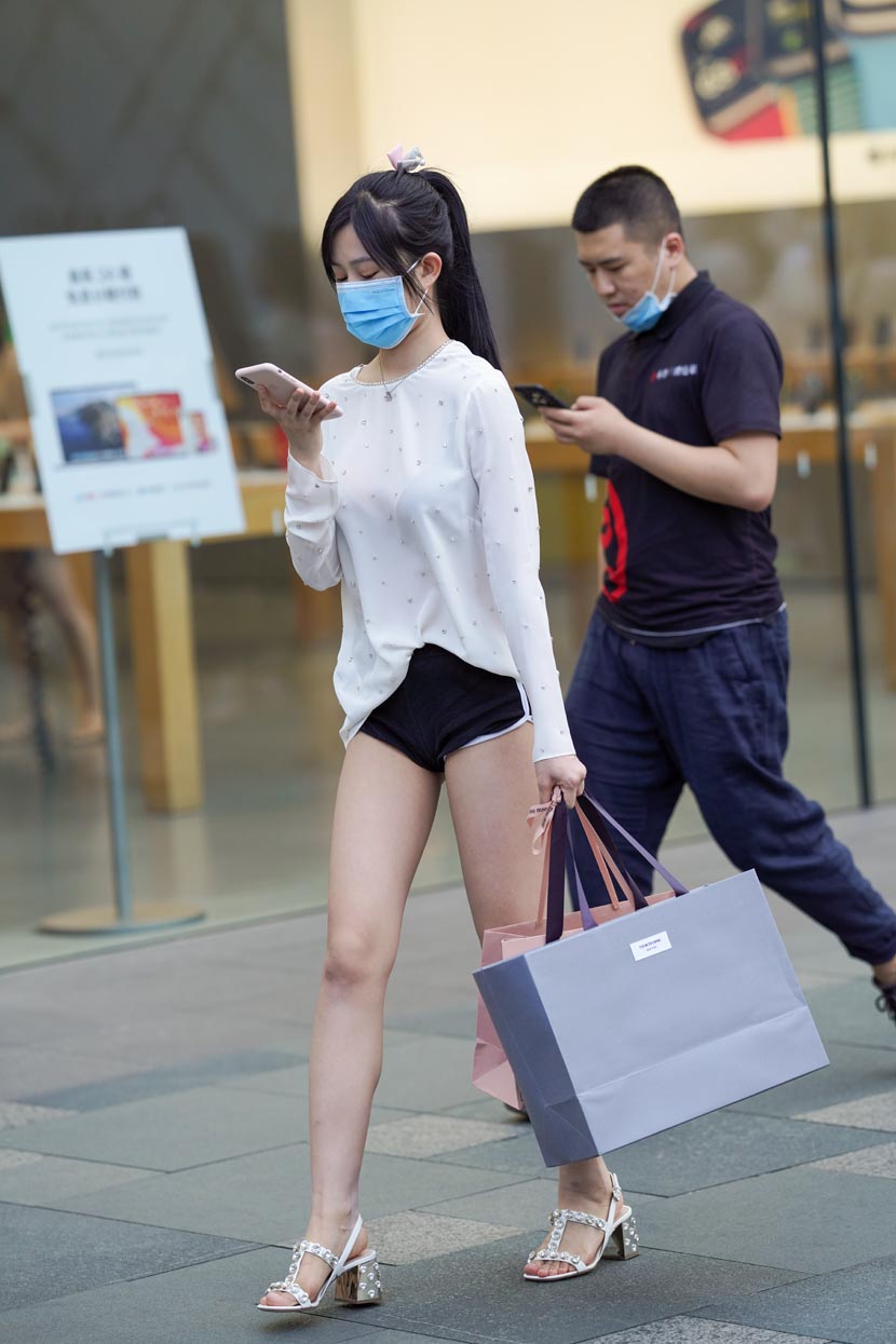 图片[3]-热裤(套图+视频)-街拍图满多