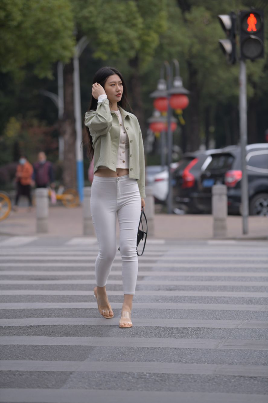 图片[2]-白裤(套图+视频)-街拍图满多