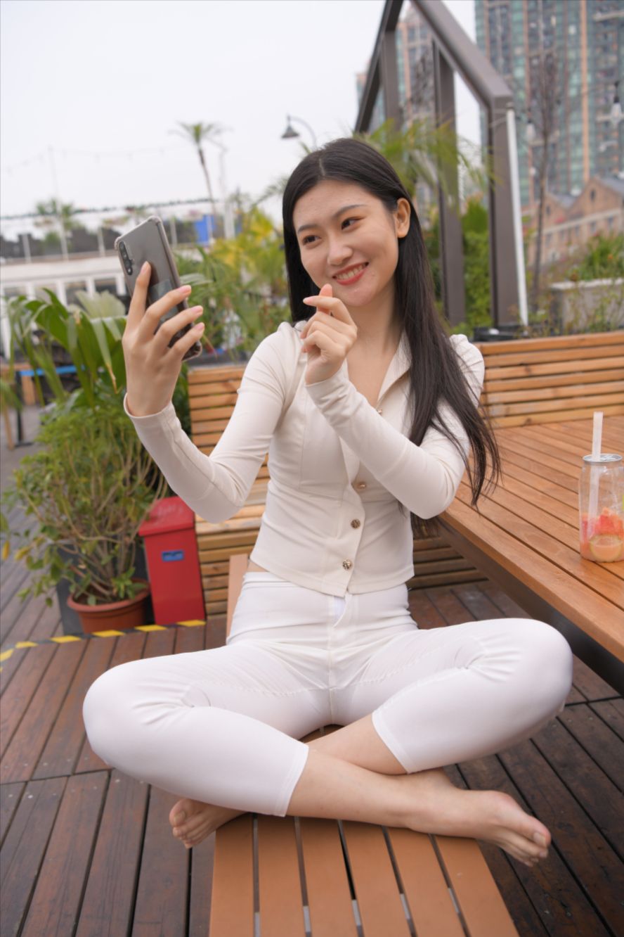 白裤(套图+视频)-街拍图满多