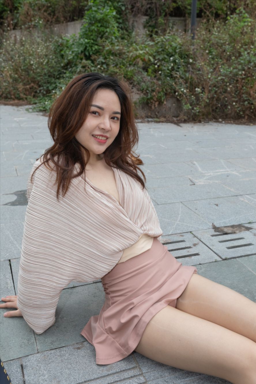 图片[3]-短裙丝袜(套图+视频)-街拍图满多