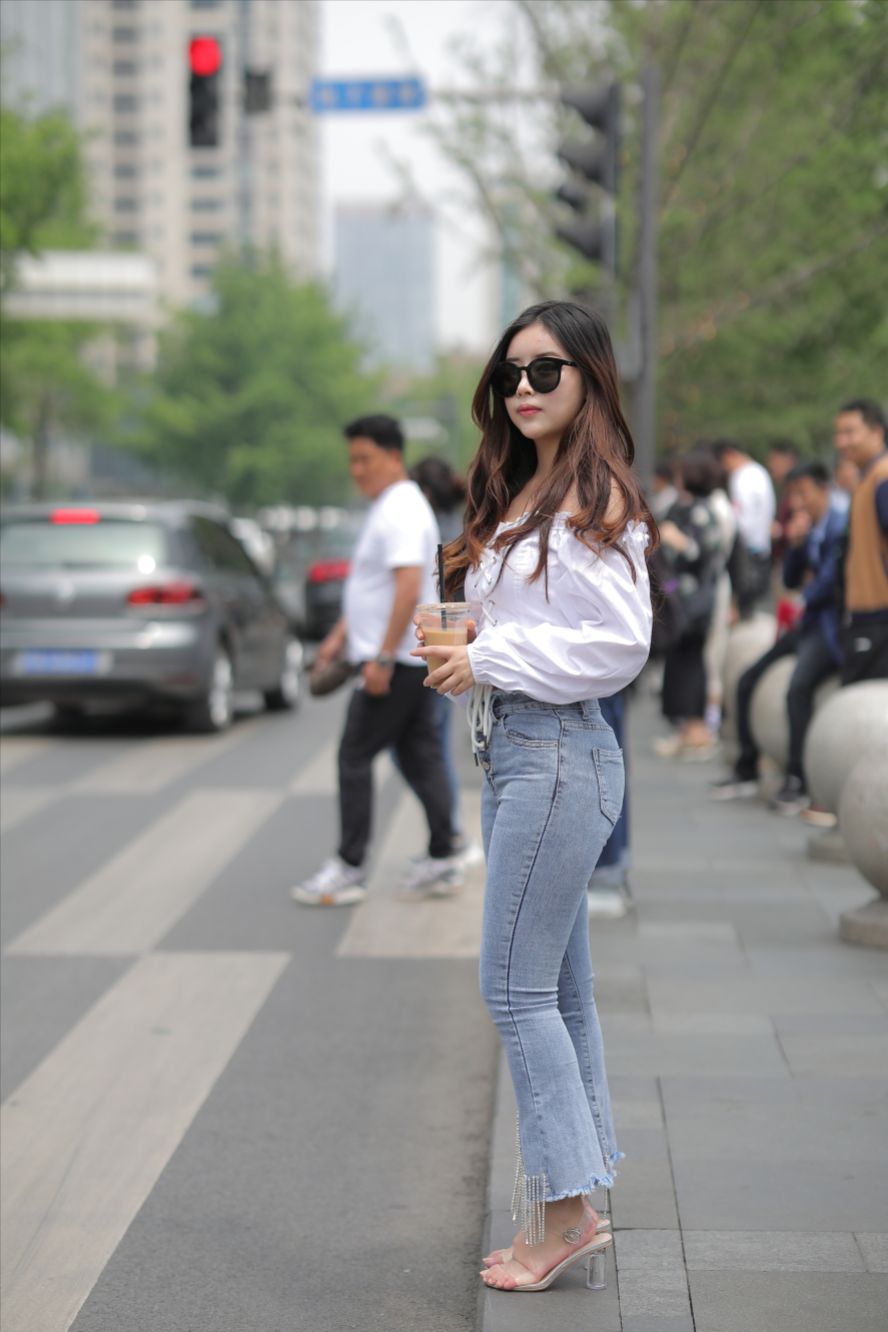 图片[7]-牛仔裤露脐装(套图+视频)-街拍图满多
