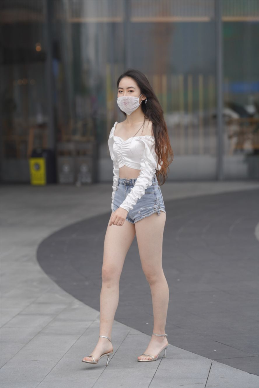 图片[7]-大长腿美女，牛仔热裤(套图+视频)-街拍图满多