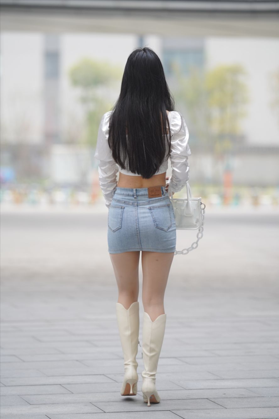 图片[3]-牛仔短裙(套图+视频)-街拍图满多