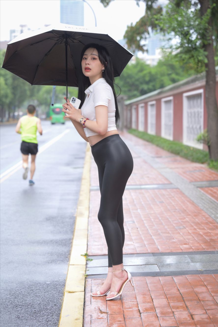 图片[2]-紧身皮裤(套图+视频)-街拍图满多