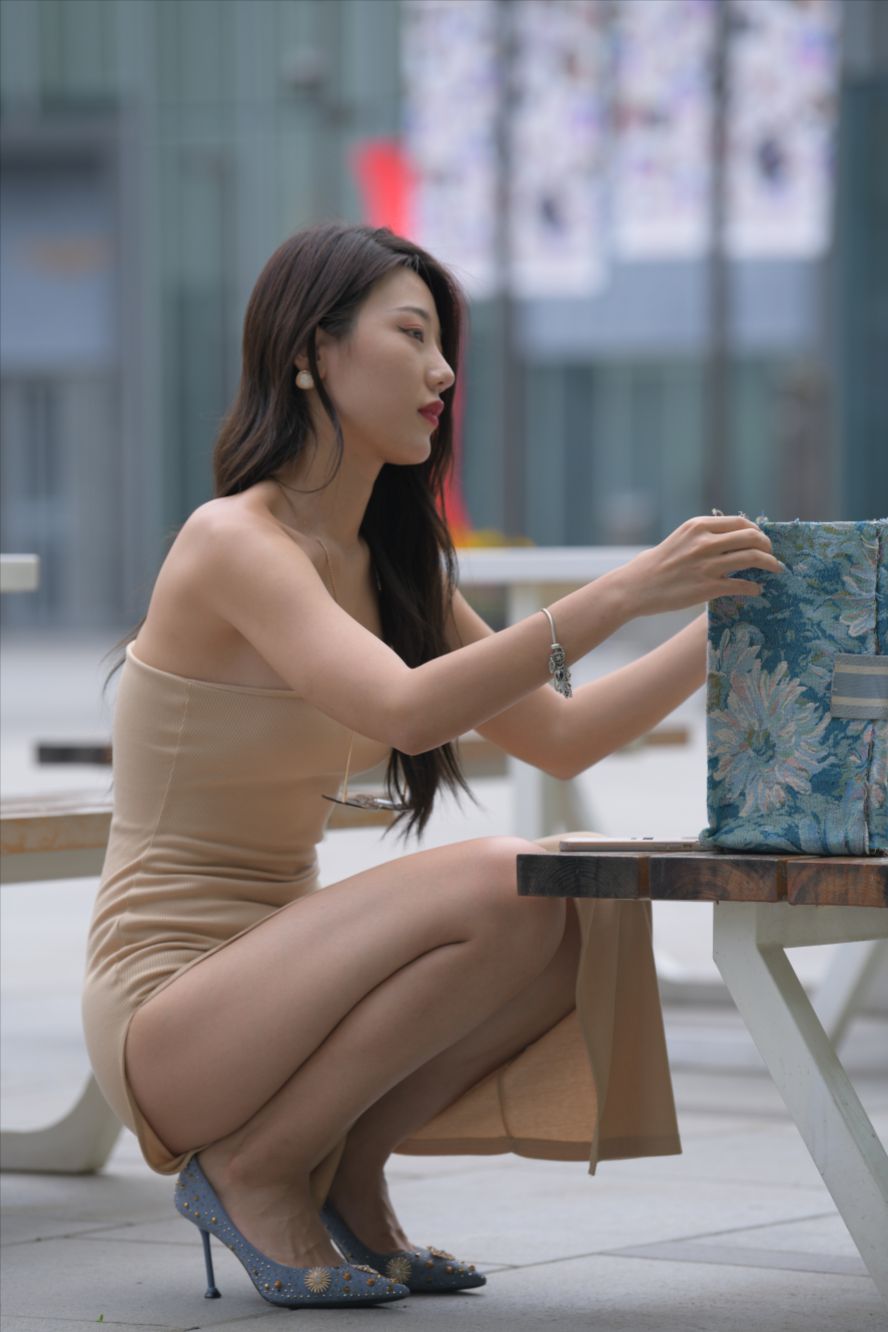 图片[4]-黄长裙(套图+视频)-街拍图满多