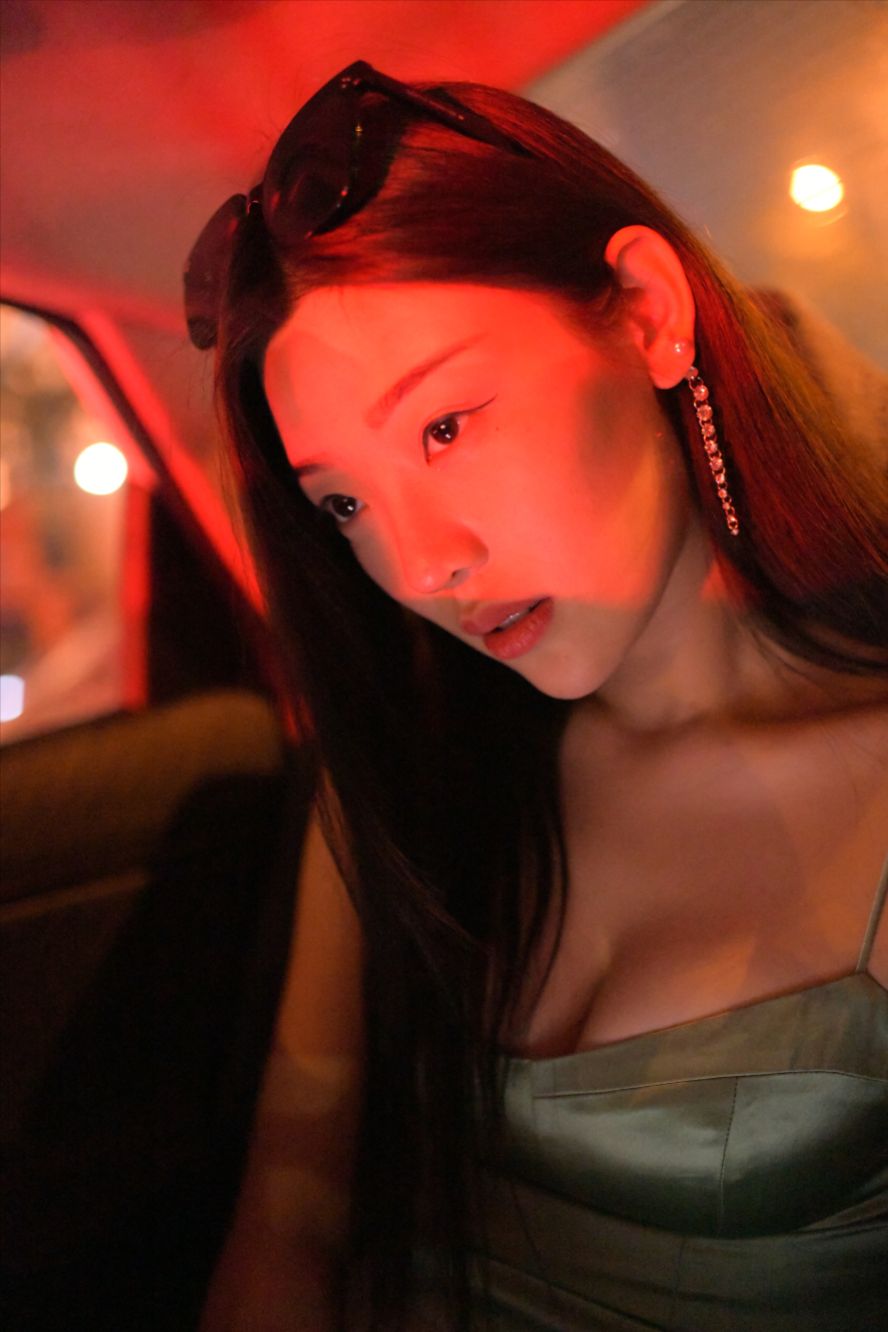 图片[2]-绿色长裙(套图+视频)一始街拍作品 – 夜拍绿色长裙美女-街拍图满多