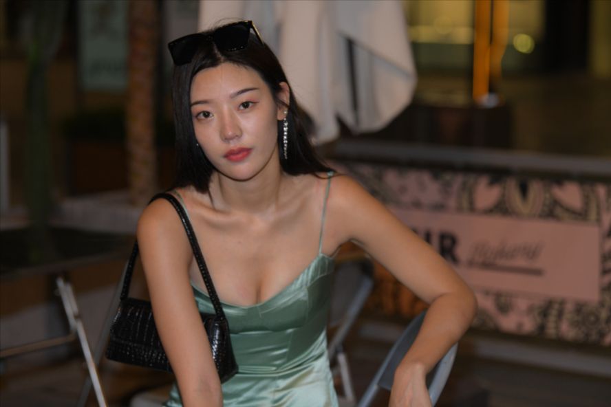 图片[9]-绿色长裙(套图+视频)一始街拍作品 – 夜拍绿色长裙美女-街拍图满多