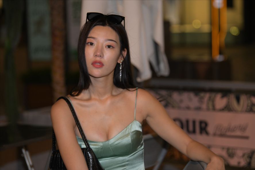 图片[10]-绿色长裙(套图+视频)一始街拍作品 – 夜拍绿色长裙美女-街拍图满多