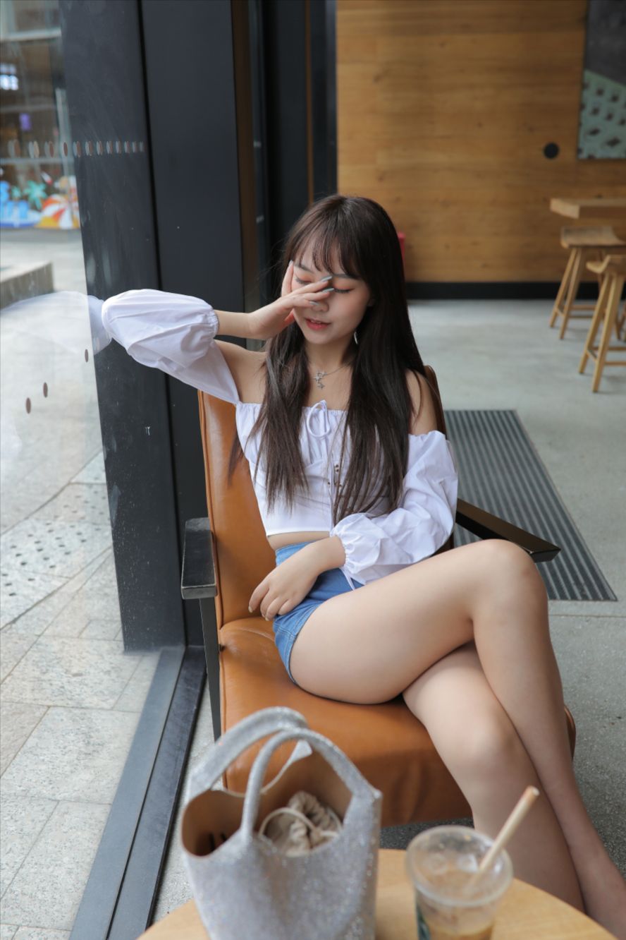 图片[2]-清新可爱的热裤女孩 牛仔热裤(套图+视频)-街拍图满多