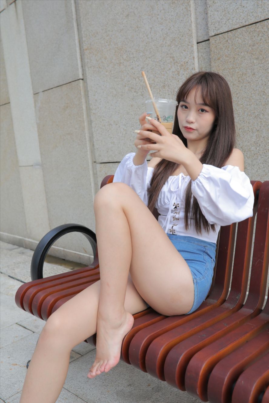图片[4]-清新可爱的热裤女孩 牛仔热裤(套图+视频)-街拍图满多