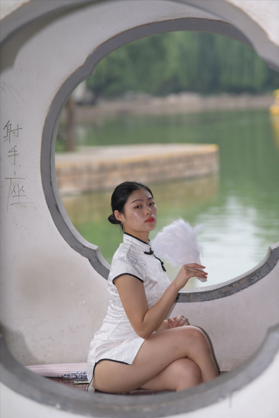 图片[6]-性感白色旗袍-街拍图满多