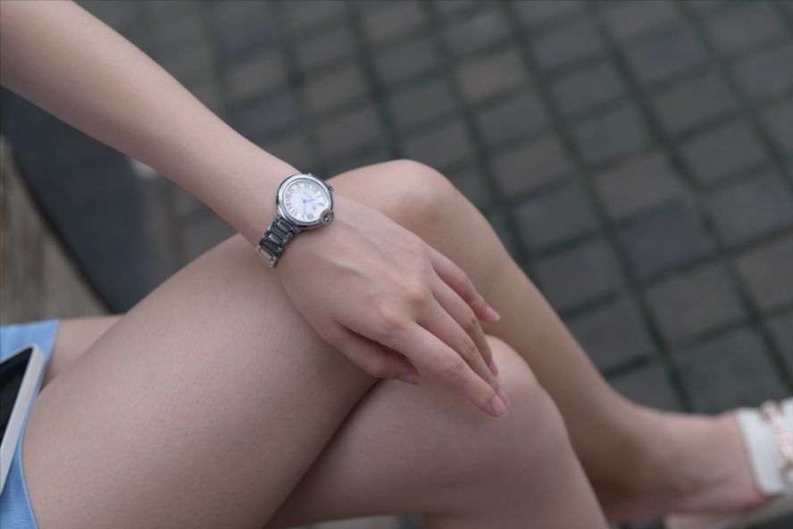 图片[8]-蓝色短裙美女(套图+视频)-街拍图满多