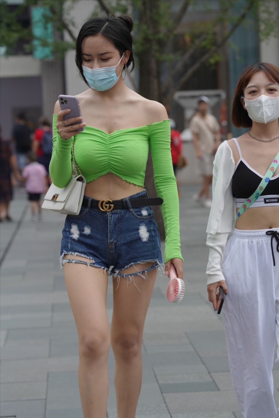 图片[2]-大长腿-街拍图满多