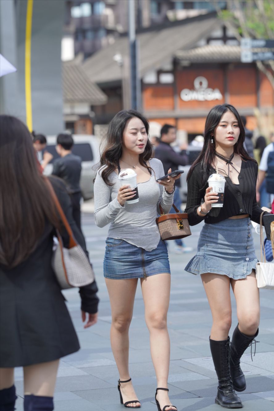 图片[6]-身材曼妙的美女 甜美可人-街拍图满多