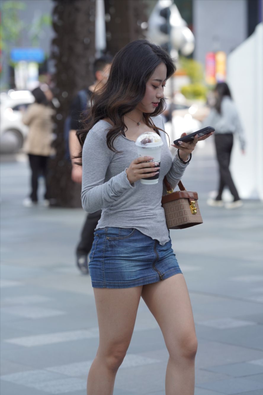 图片[5]-身材曼妙的美女 甜美可人-街拍图满多