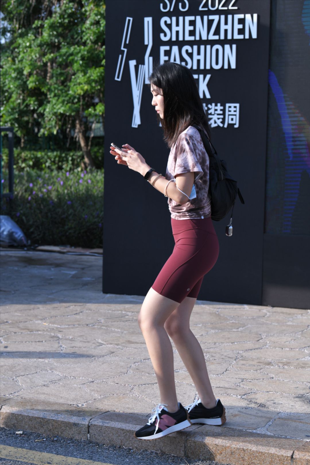 图片[3]-红色紧身短裤-街拍图满多