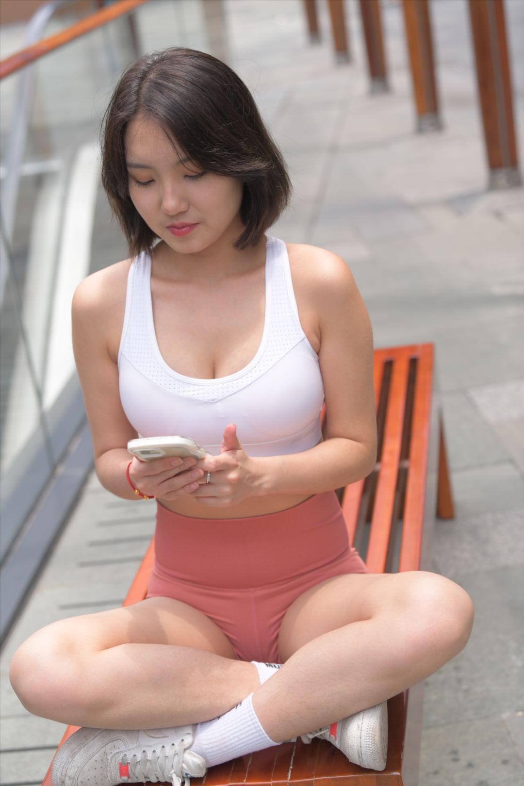 图片[5]-热裤美女(套图+视频)-街拍图满多
