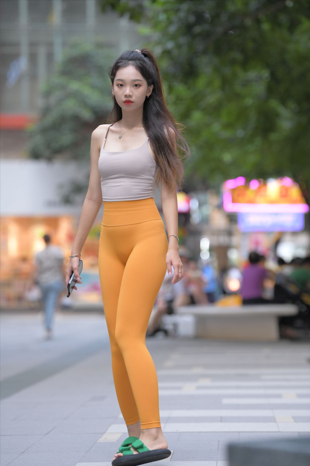 图片[4]-黄色瑜伽裤小妹(套图+视频)-街拍图满多