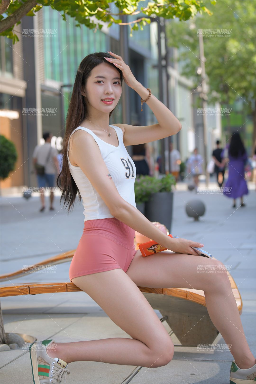 把思念藏在心里(套图+视频)-街拍图满多