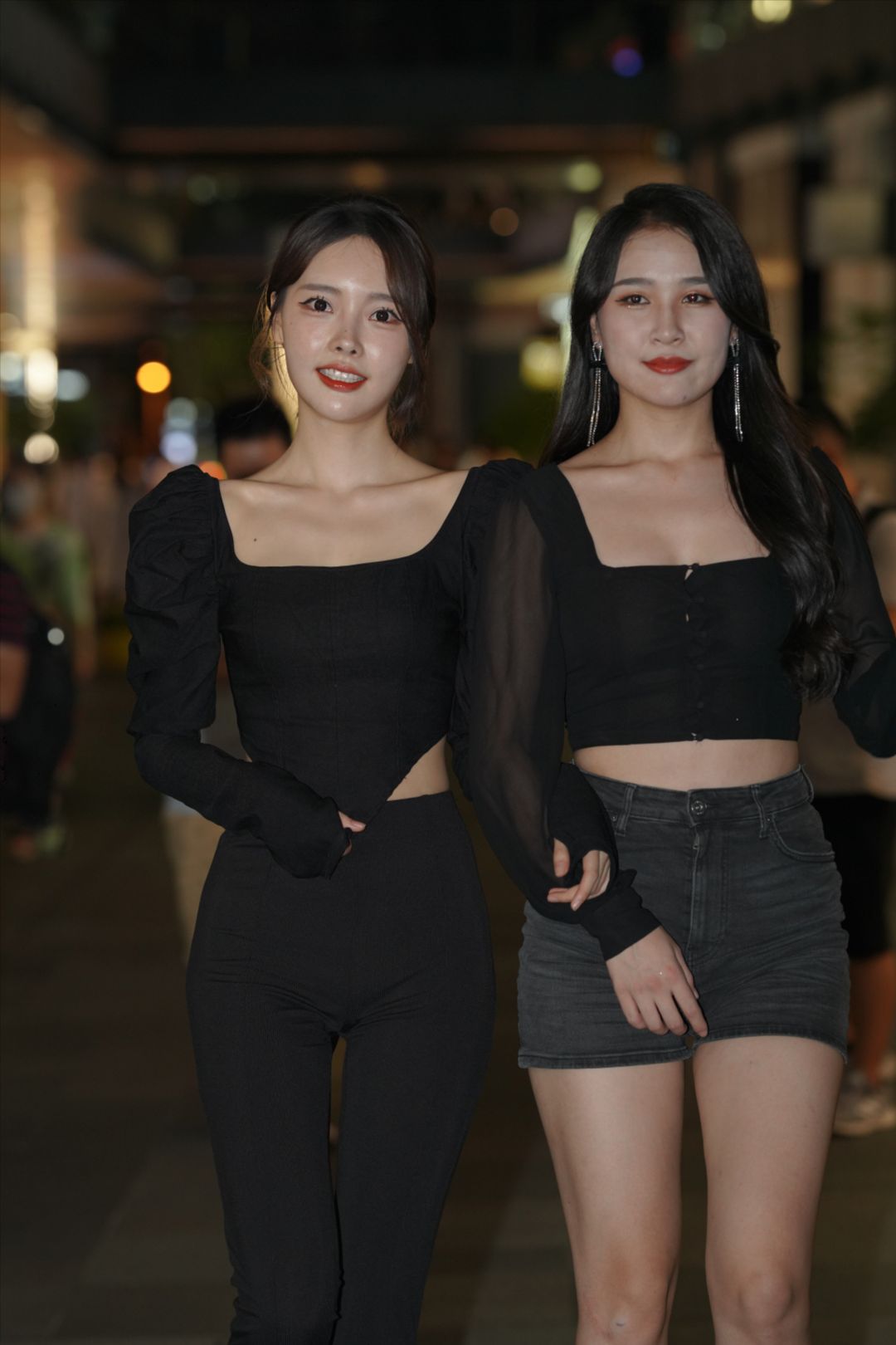 面若桃花 明眸皓齿-街拍图满多