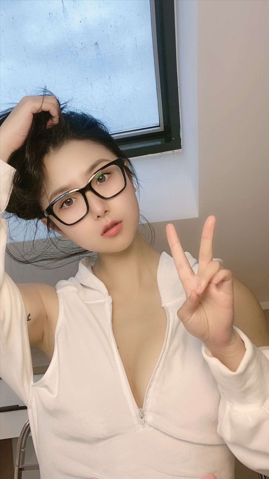 微博美少俏妞qiaoniuTT微密圈视频图片合集-街拍图满多