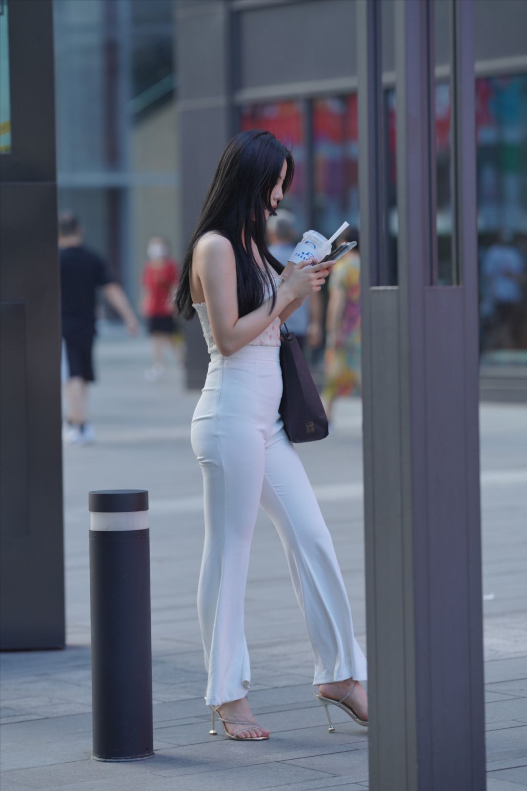 图片[7]-美好的一天 从微微一笑开始-街拍图满多
