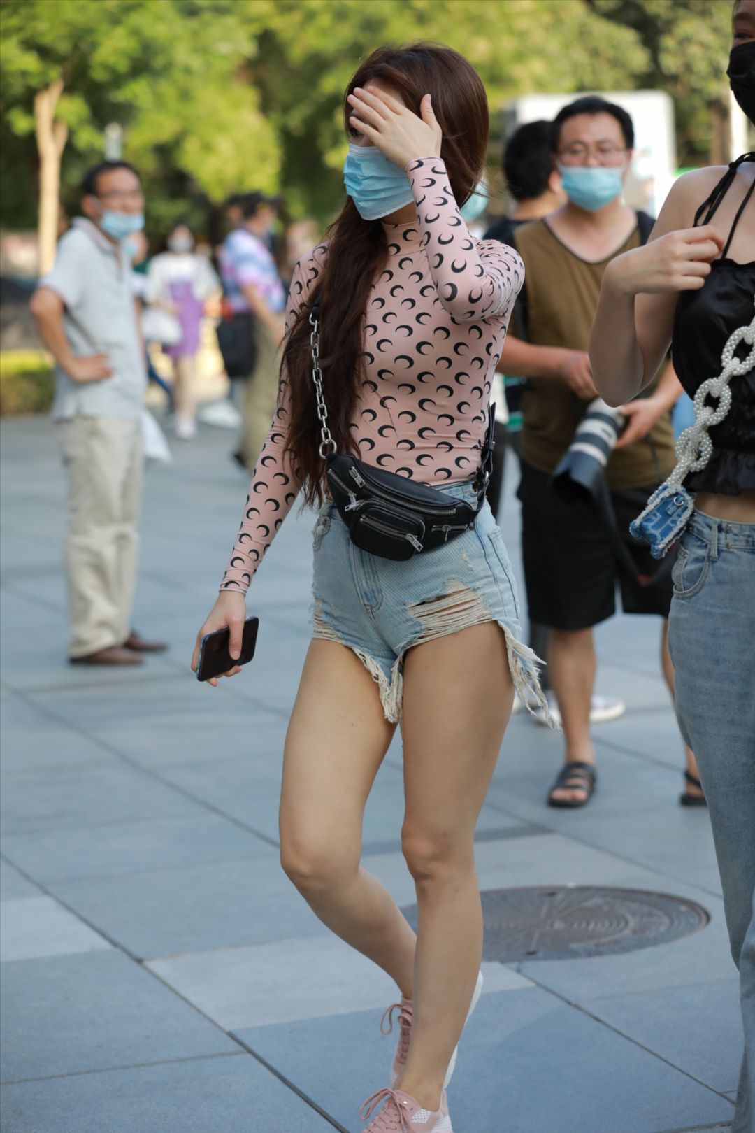 图片[6]-超性感蓝色牛仔热裤美女-街拍图满多