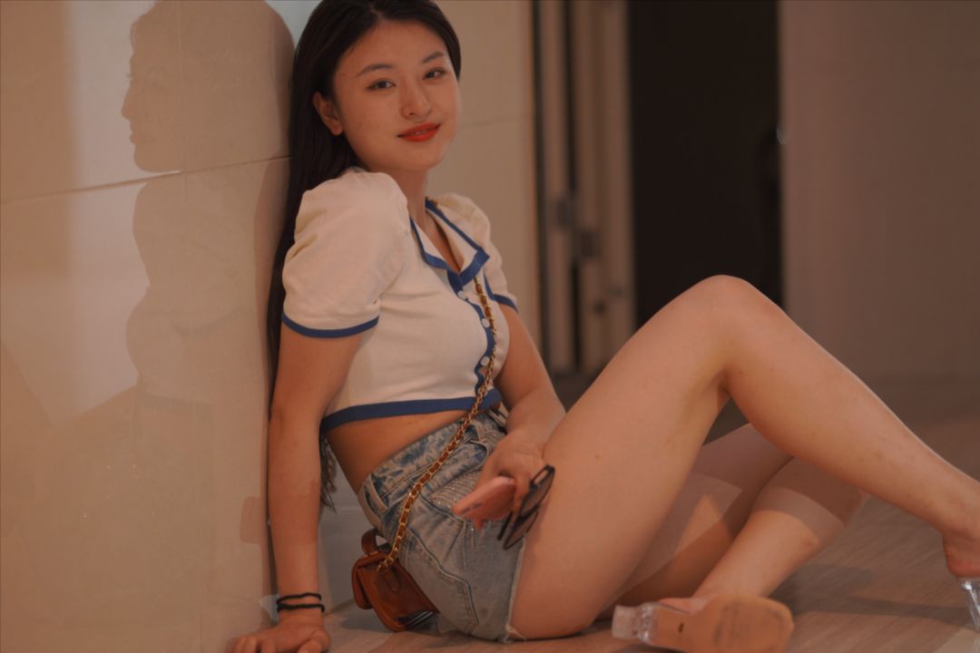 图片[9]-牛仔热裤美女-街拍图满多