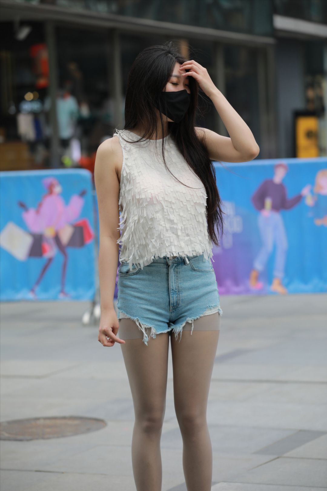 图片[2]-搭讪蓝色牛仔热裤丝袜美女(套图+视频)-街拍图满多