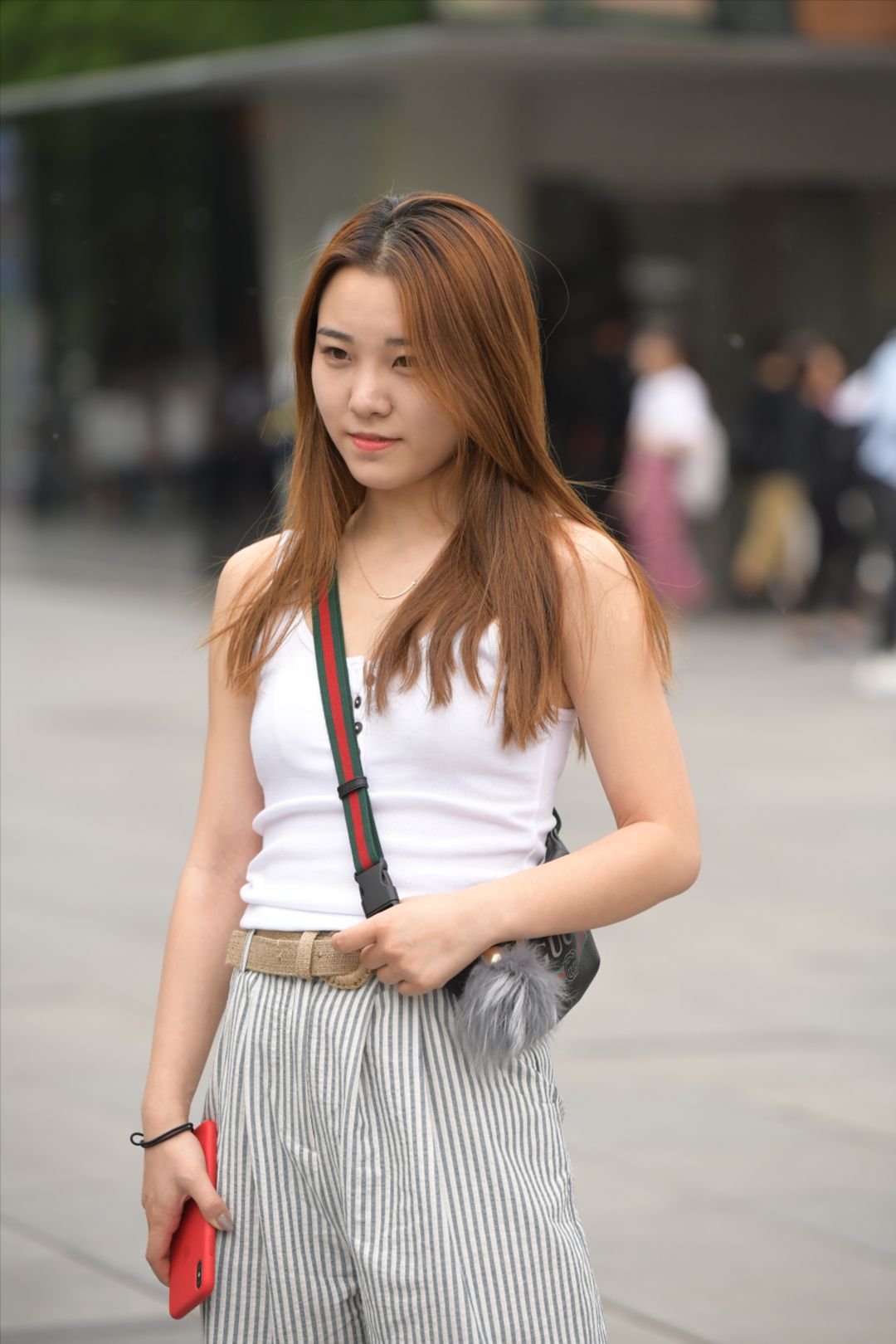 图片[5]-牛仔裤妹子-街拍图满多