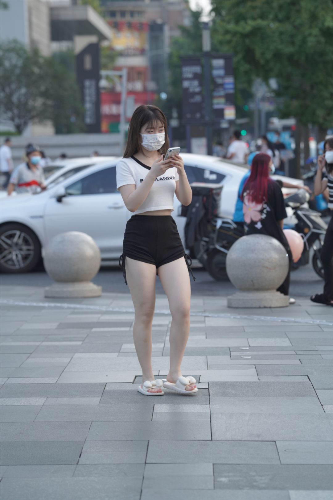 图片[4]-大白腿微胖热裤美女-街拍图满多