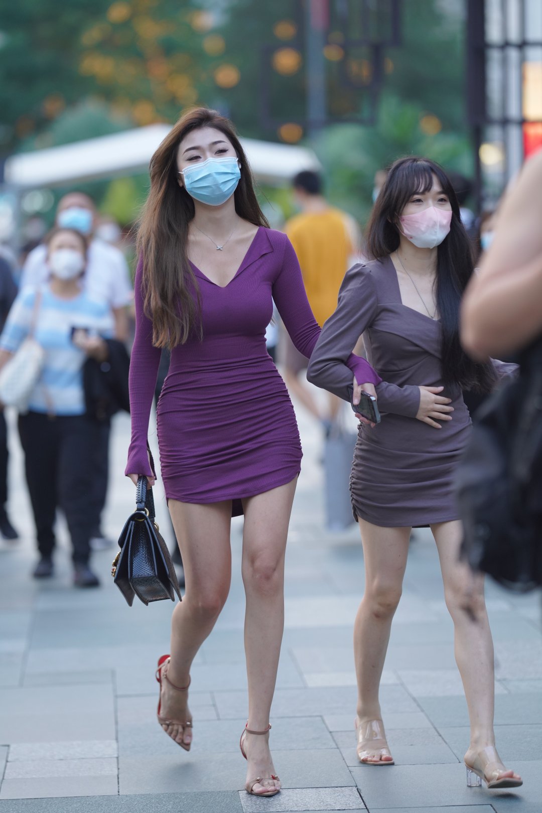 图片[6]-漂亮包臀裙闺蜜-街拍图满多