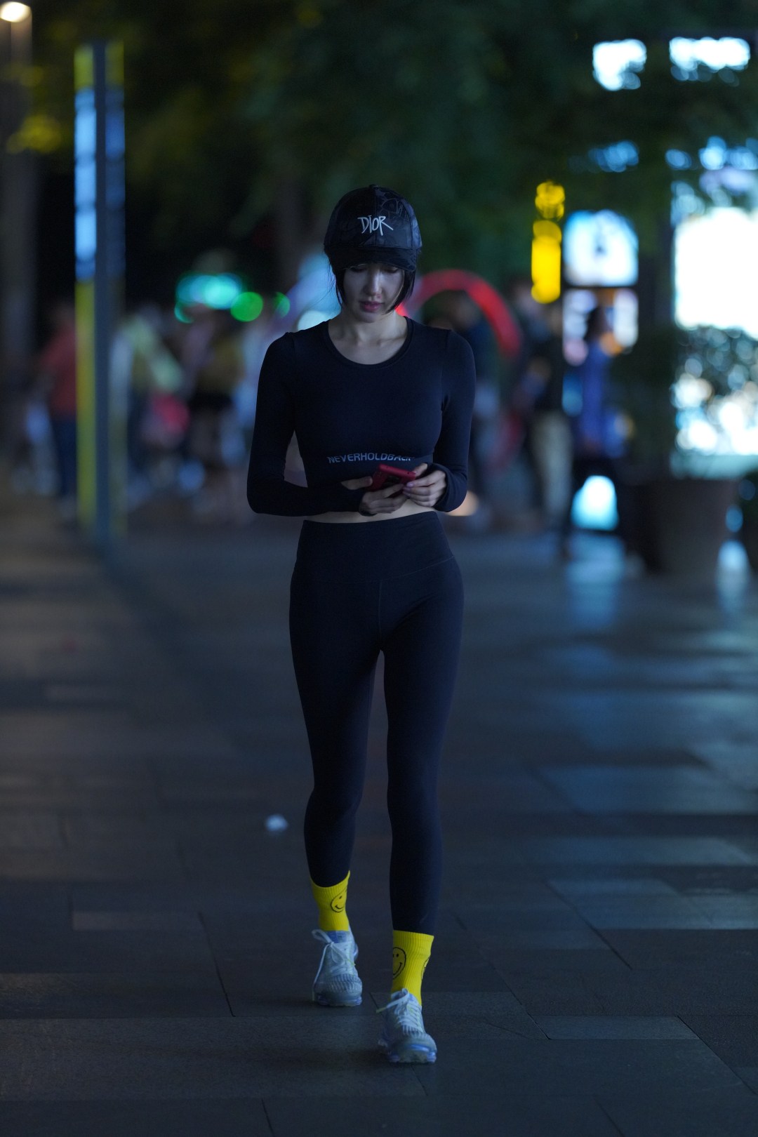 图片[2]-高挑时尚妹子紧身裤大长腿小姐姐