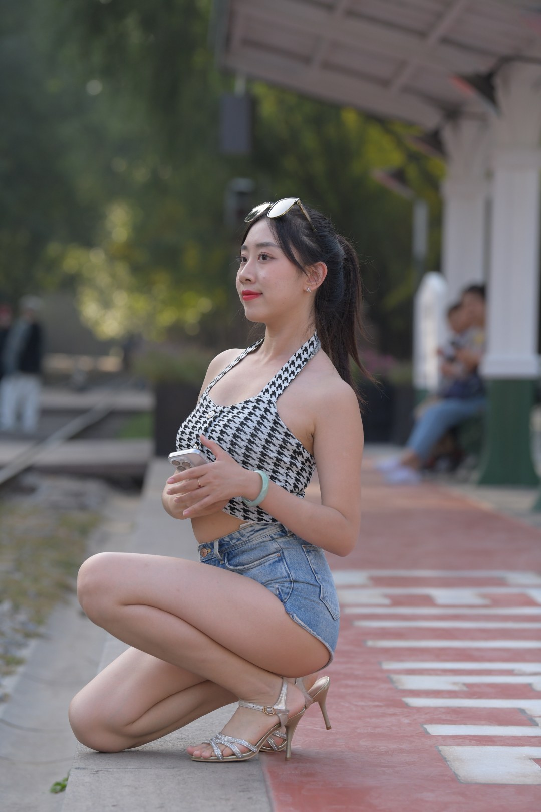 图片[4]-牛仔热裤美女(套图+视频)-街拍图满多