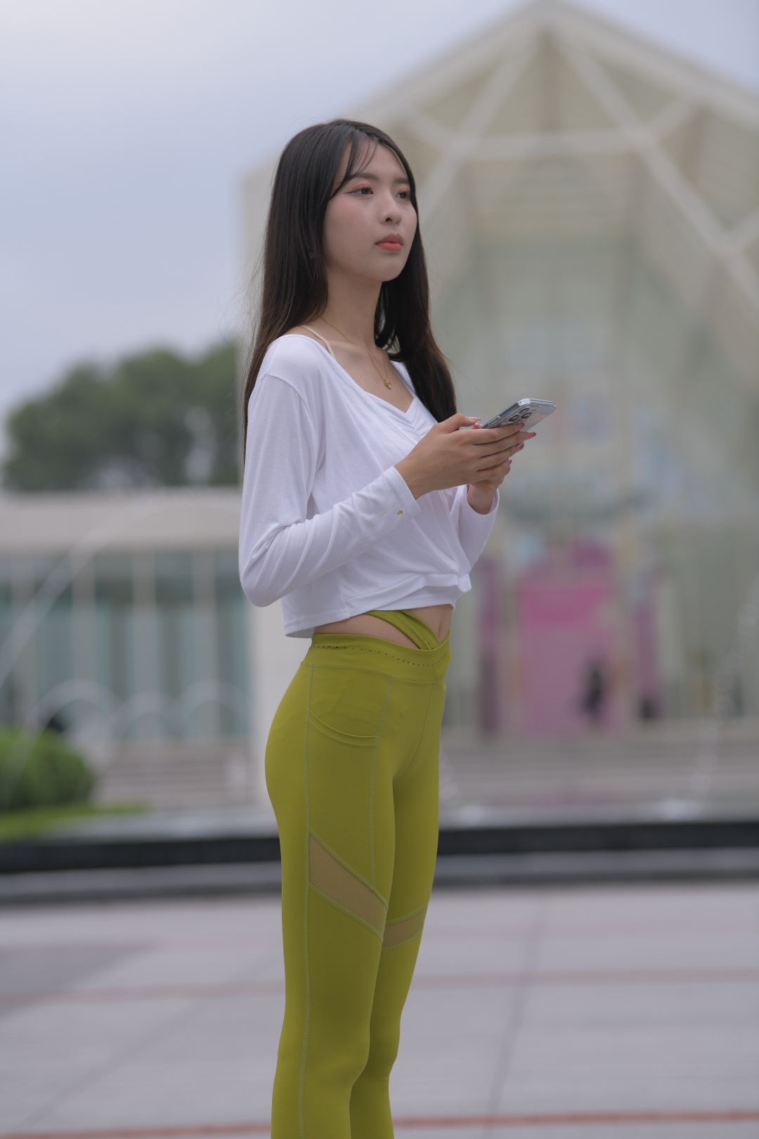 [一始专区] 绿色瑜伽裤美女(套图+视频)-街拍图满多