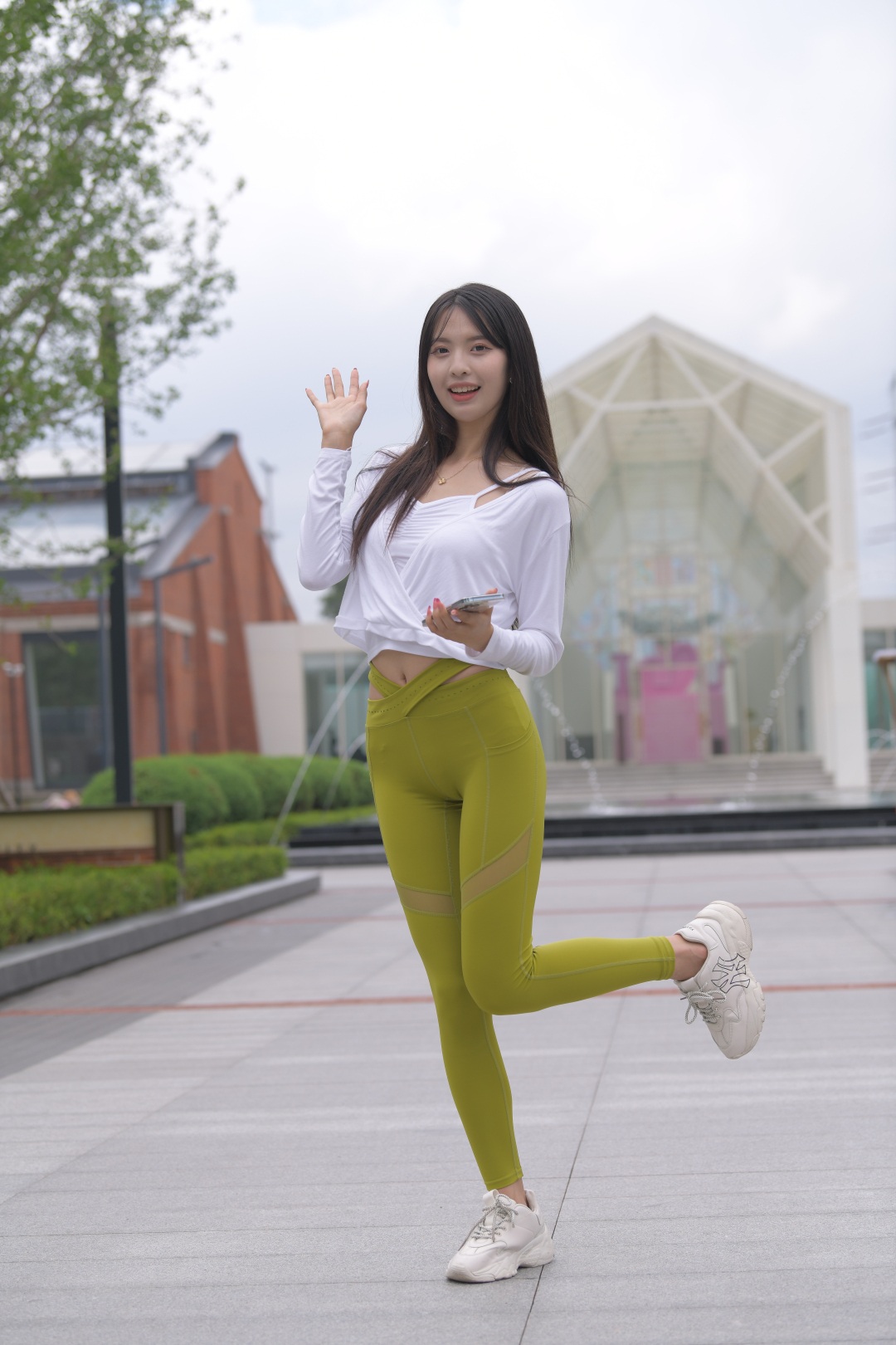 图片[4]-[一始专区] 绿色瑜伽裤美女(套图+视频)-街拍图满多