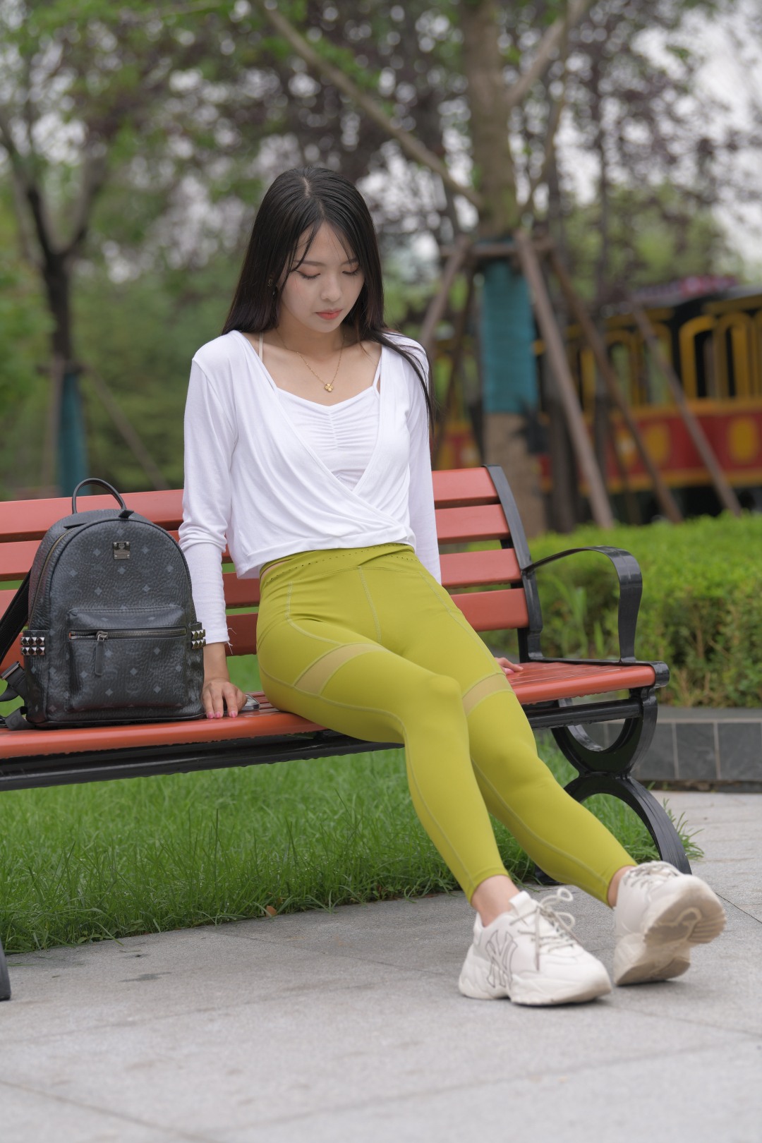 图片[7]-[一始专区] 绿色瑜伽裤美女(套图+视频)-街拍图满多
