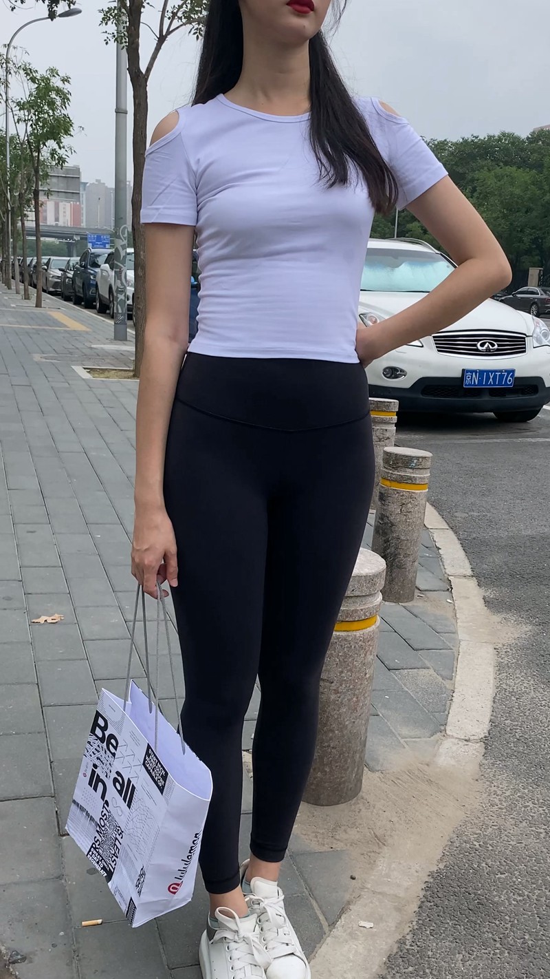 图片[8]-[一只麋鹿专区] 黑色瑜伽裤美女-街拍图满多