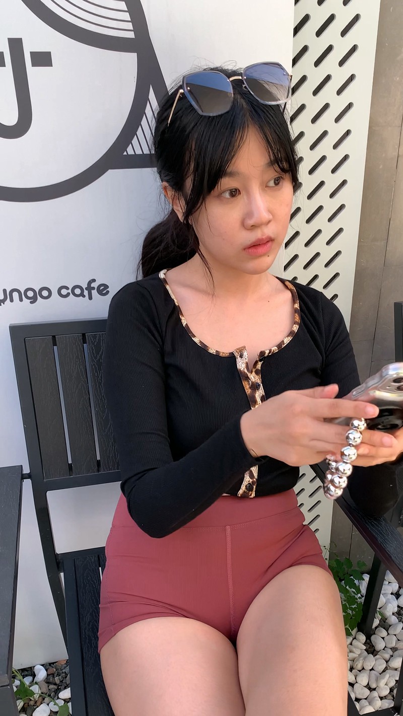 图片[8]-[一始专区] 紧身短裤美女-街拍图满多