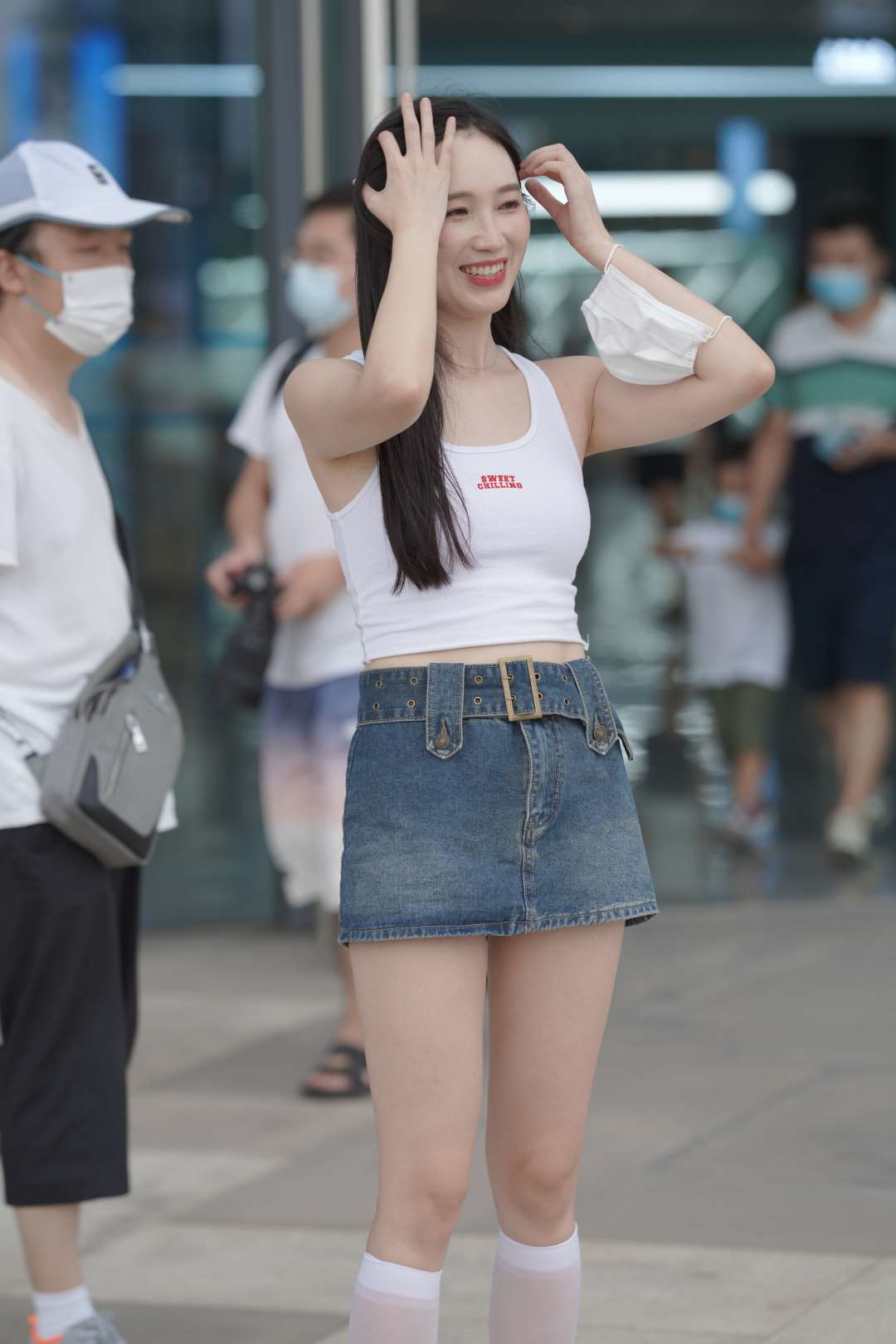 图片[3]-白丝超短牛仔裙美腿美女-街拍图满多