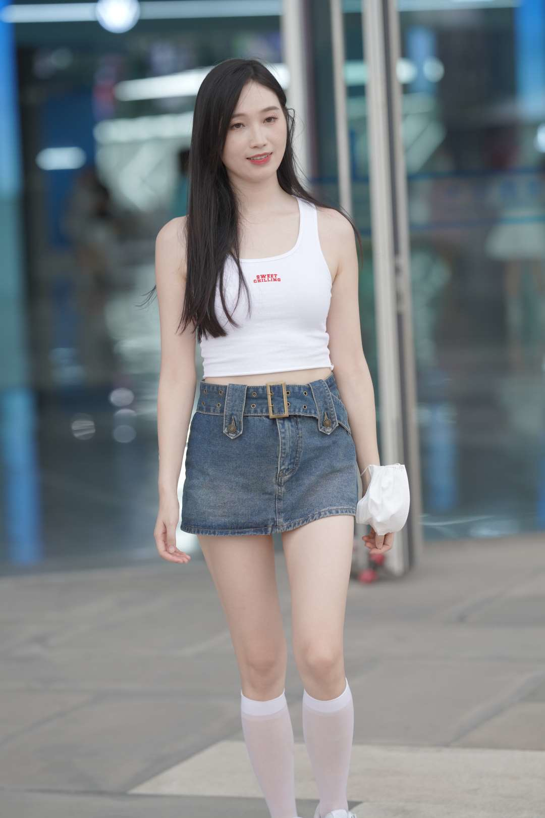 图片[4]-白丝超短牛仔裙美腿美女-街拍图满多