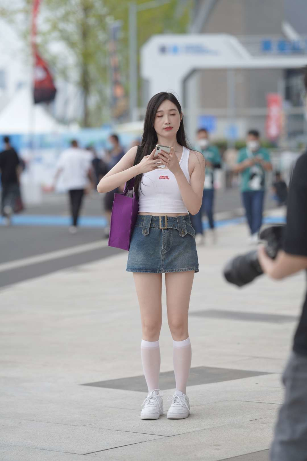 图片[6]-白丝超短牛仔裙美腿美女-街拍图满多
