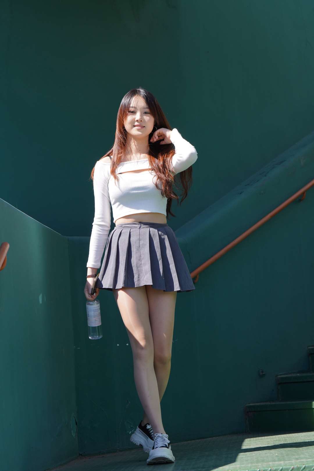 图片[7]-[一始专区] 百褶裙女孩-街拍图满多