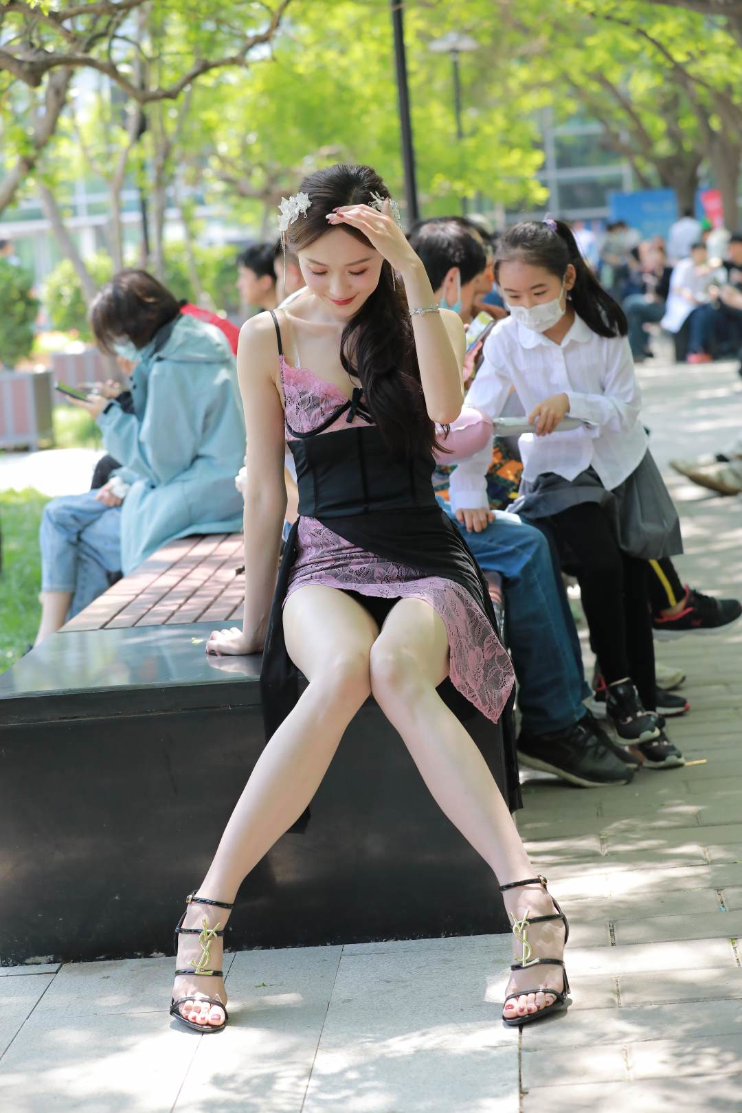 图片[8]-高挑大长腿拼接裙时尚女神-街拍图满多