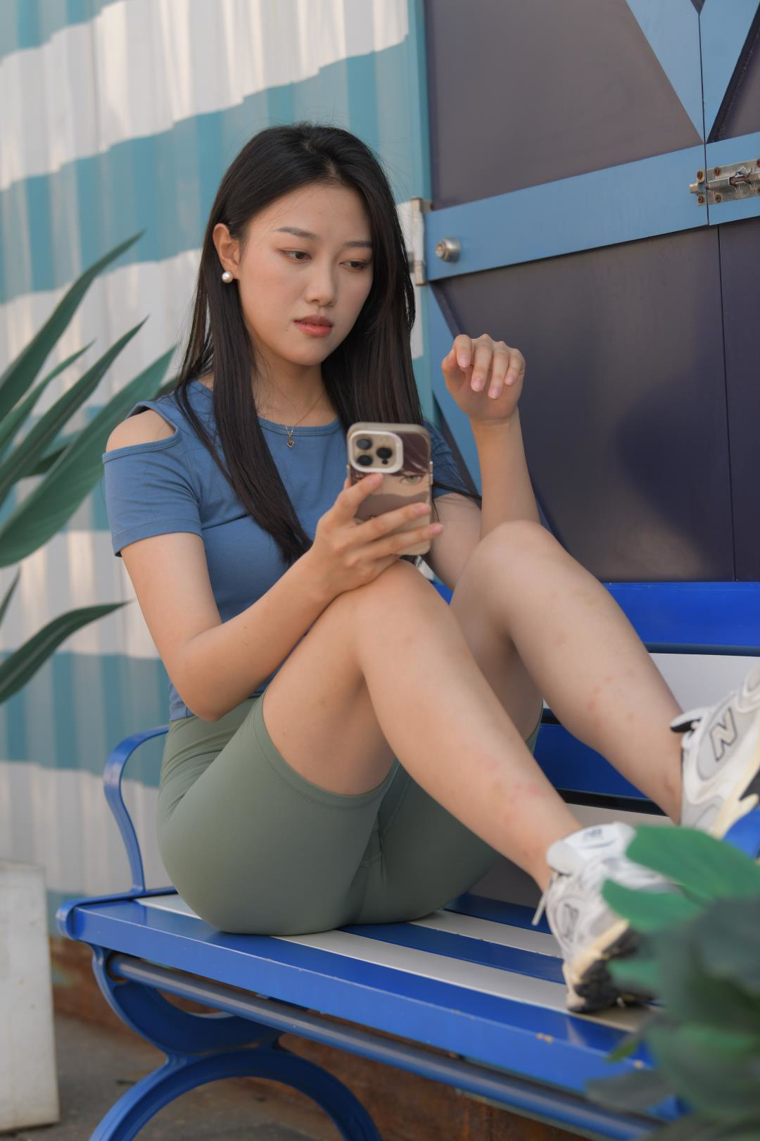 图片[6]-[一始专区] 绿色瑜伽短裤美女-街拍图满多